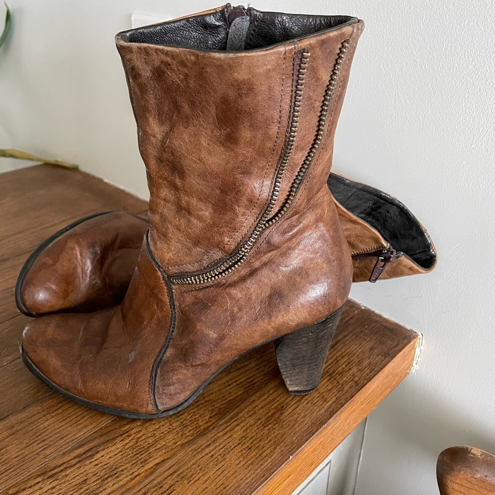 Khrio leather boots